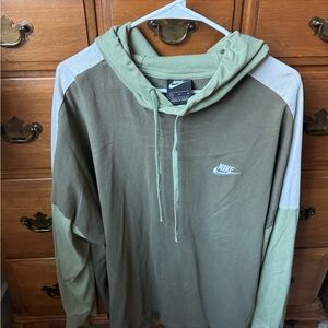 NIKE - MENS SQUARE BLOCK HOODIE
